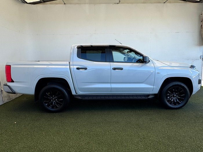 2025 Mitsubishi Triton GLX-R