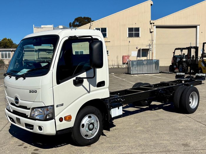 2025 Hino 300 Series