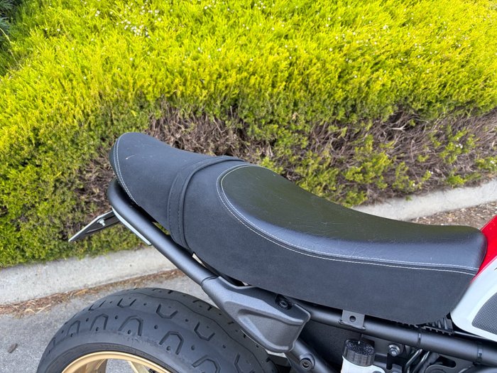 2021 Yamaha XSR700 White