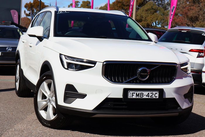 2024 Volvo XC40