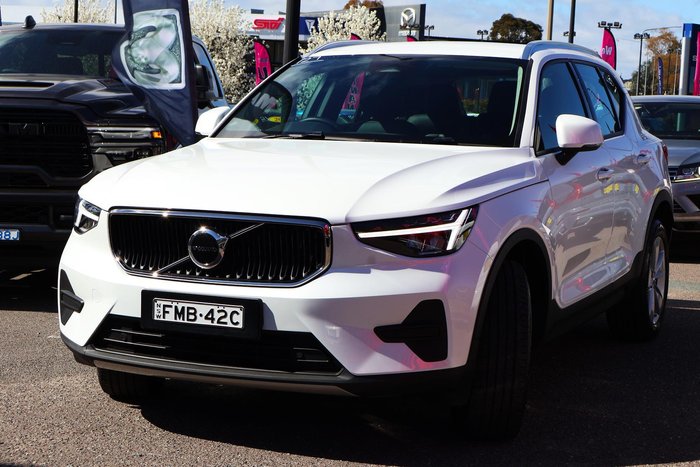 2024 Volvo XC40 Plus B4