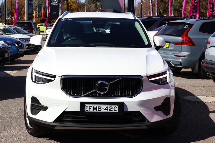 2024 Volvo XC40 Plus B4