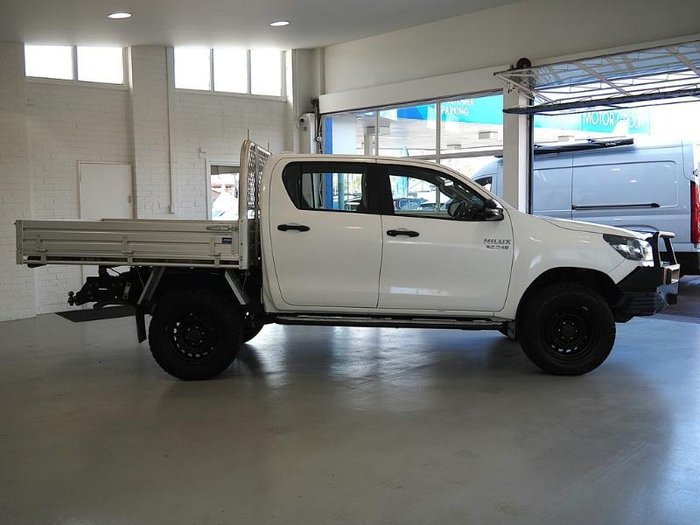 2022 Toyota Hilux SR