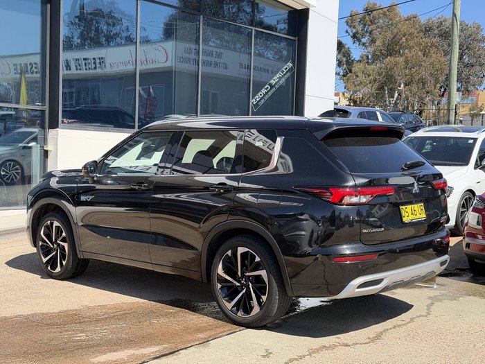 2023 Mitsubishi Outlander PHEV Exceed