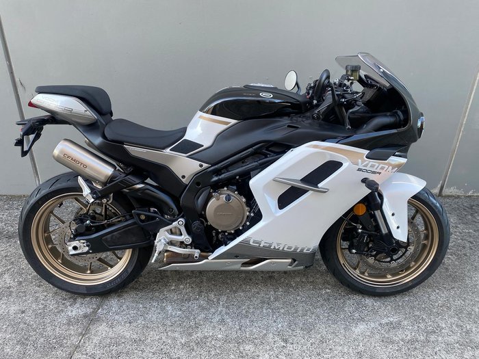 2025 CFMOTO 500 SR Voom
