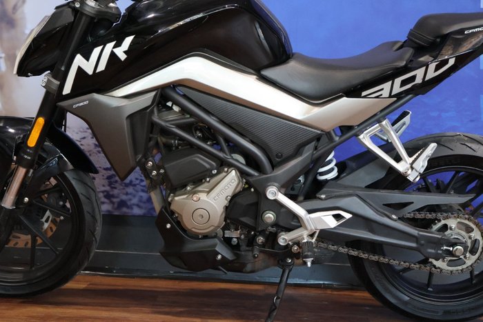 2021 CFMOTO 300 NK ABS Black