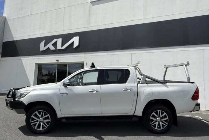2017 Toyota Hilux SR5