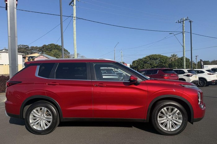 2024 Mitsubishi Outlander LS