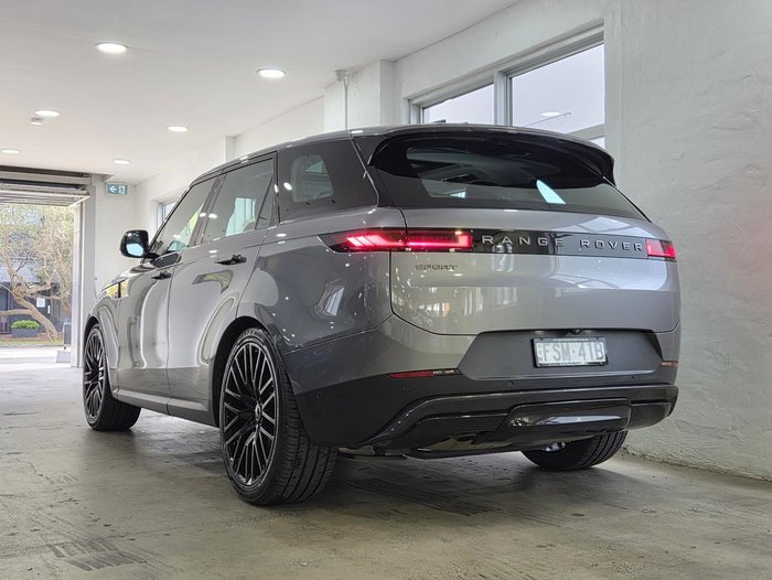 2023 Land Rover Range Rover Sport D250 SE