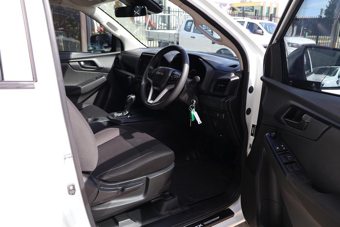 2022 Isuzu D-MAX 8