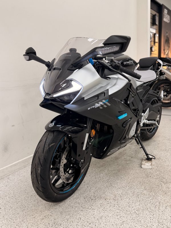 2025 CFMOTO 2025 CF Moto 675CC 675SR-R ABS Road Black