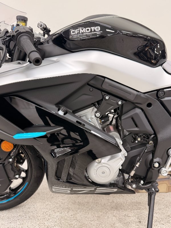 2025 CFMOTO 2025 CF Moto 675CC 675SR-R ABS Road Black