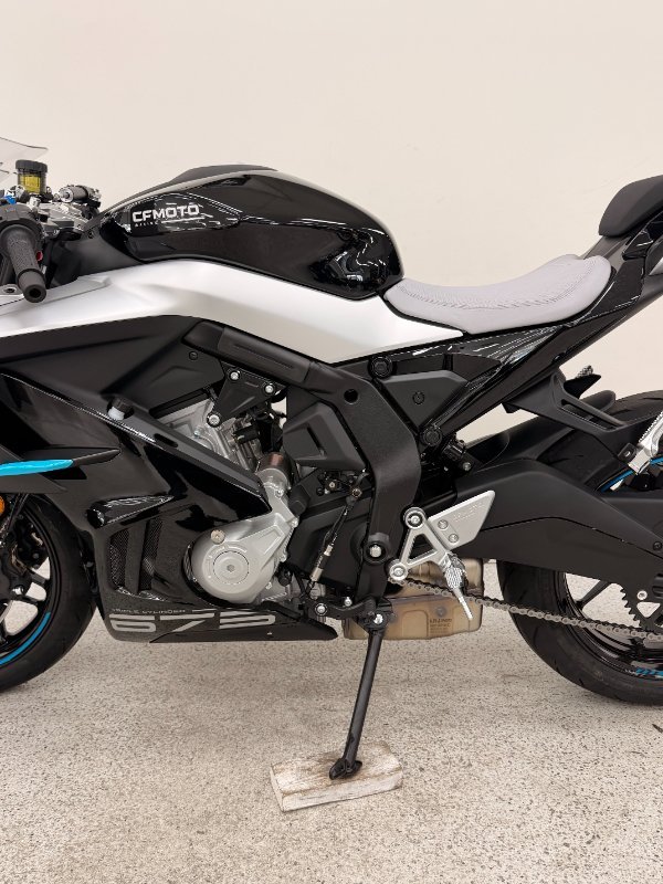 2025 CFMOTO 2025 CF Moto 675CC 675SR-R ABS Road Black