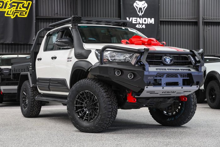 2022 Toyota Hilux SR