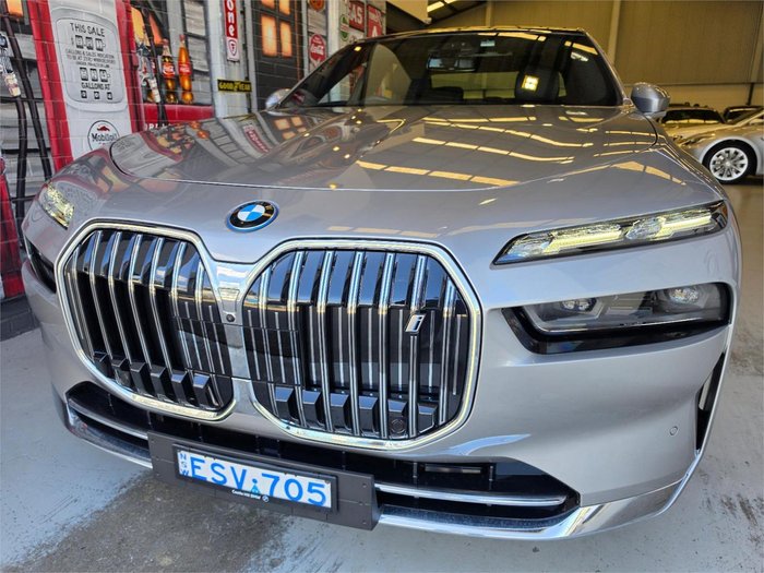 2025 BMW i7