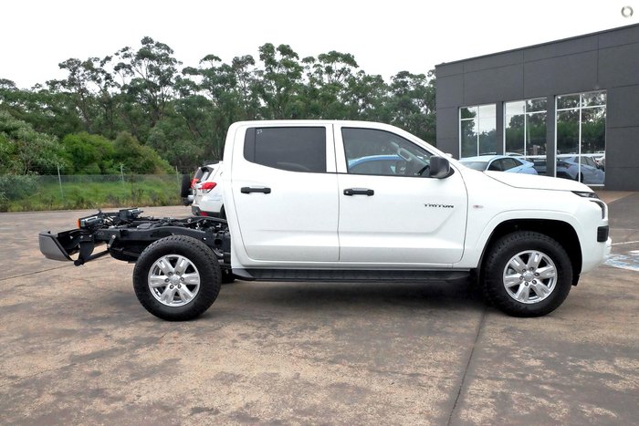2026 Mitsubishi Triton GLX+