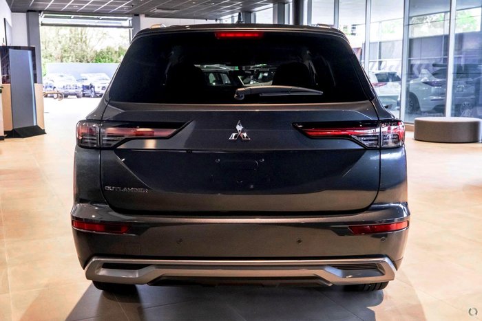 2025 Mitsubishi Outlander LS