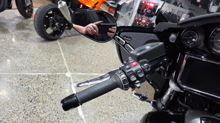 2021 BMW Motorrad R 18 Black