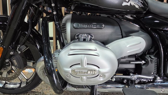 2021 BMW Motorrad R 18 Black