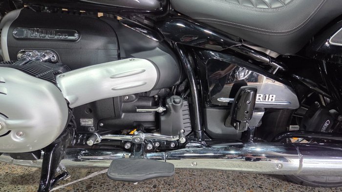 2021 BMW Motorrad R 18 Black