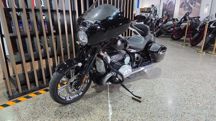 2021 BMW Motorrad R 18 Black
