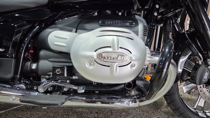 2021 BMW Motorrad R 18 Black
