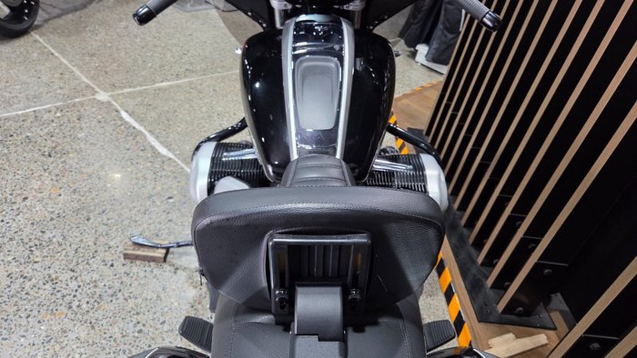 2021 BMW Motorrad R 18 Black