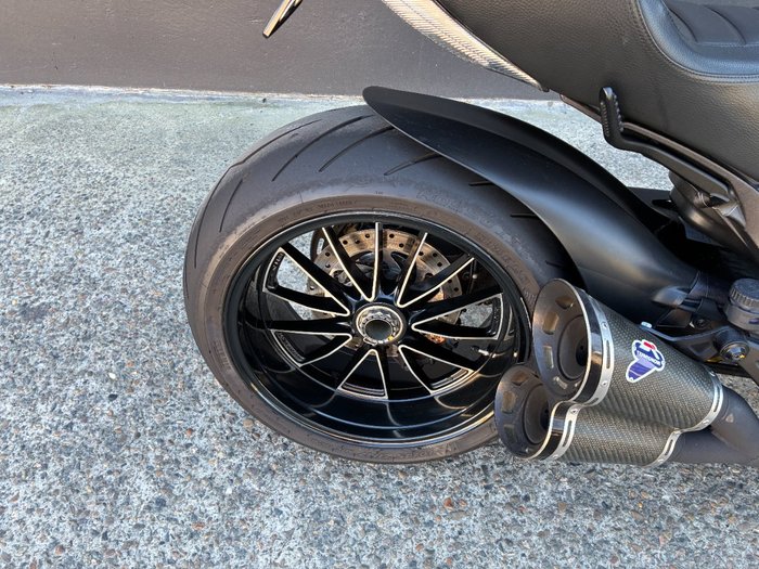 2015 Ducati DIAVEL BLACK