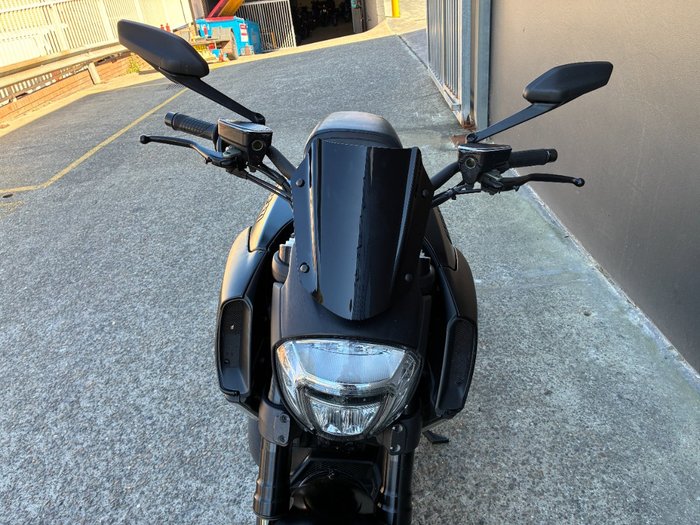 2015 Ducati DIAVEL BLACK
