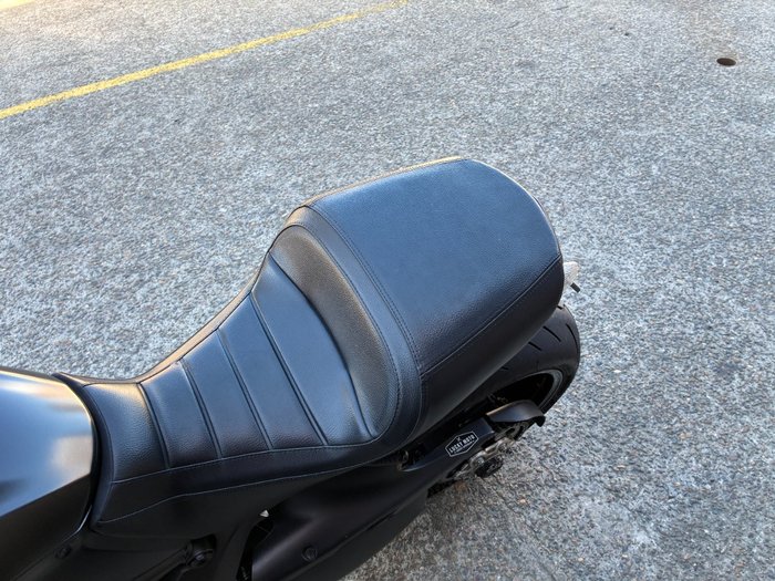 2015 Ducati DIAVEL BLACK