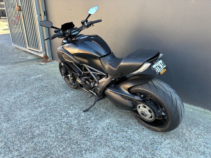 2015 Ducati DIAVEL BLACK