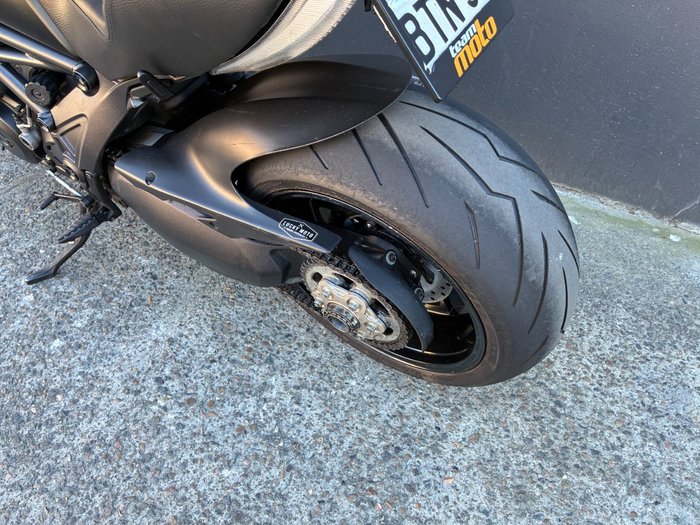 2015 Ducati DIAVEL BLACK