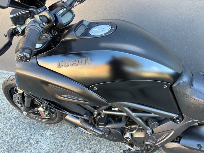 2015 Ducati DIAVEL BLACK