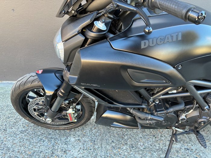 2015 Ducati DIAVEL BLACK