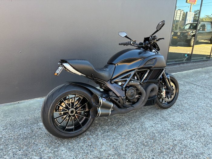 2015 Ducati DIAVEL BLACK