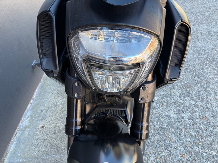 2015 Ducati DIAVEL BLACK