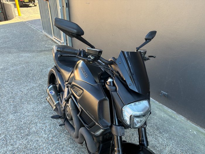 2015 Ducati DIAVEL BLACK