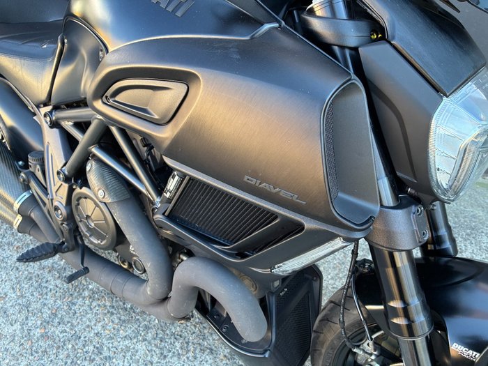 2015 Ducati DIAVEL BLACK