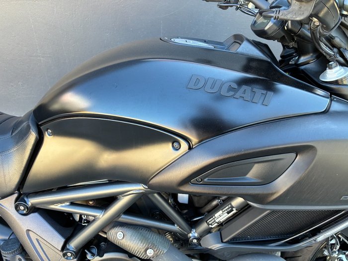 2015 Ducati DIAVEL BLACK