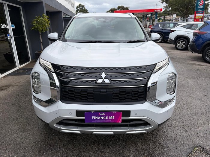 2024 Mitsubishi Outlander LS