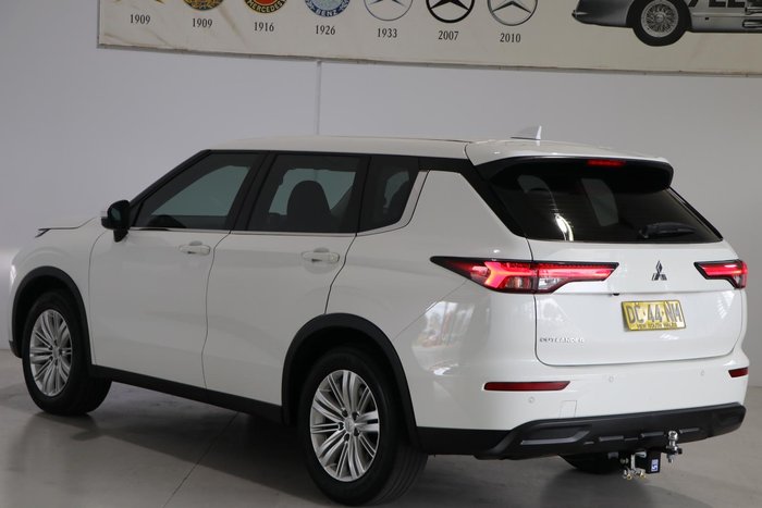 2021 Mitsubishi Outlander ES