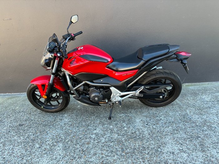 2012 Honda NC700SA RED/WHITE