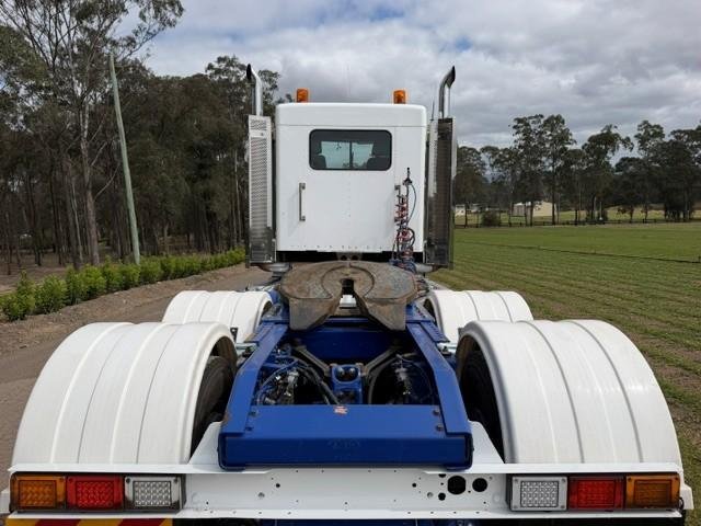 2012 Kenworth T600 Series T609