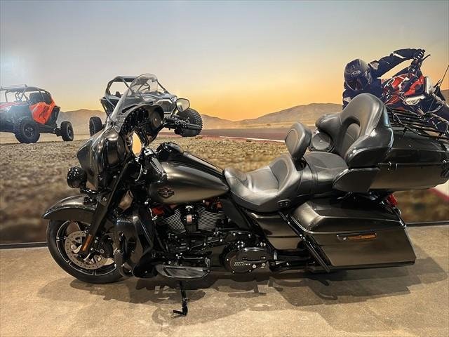 2018 Harley-Davidson CVO Limited 117 (FLHTKSE)