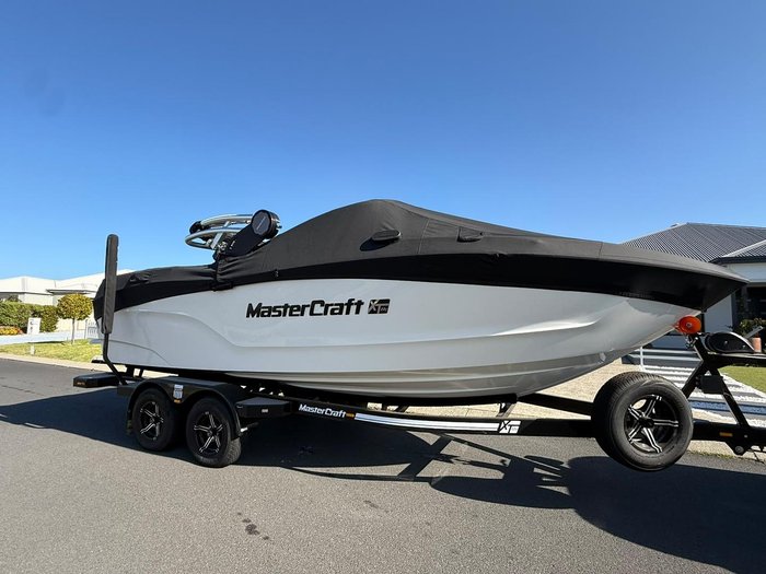 2023 MasterCraft XT22 T