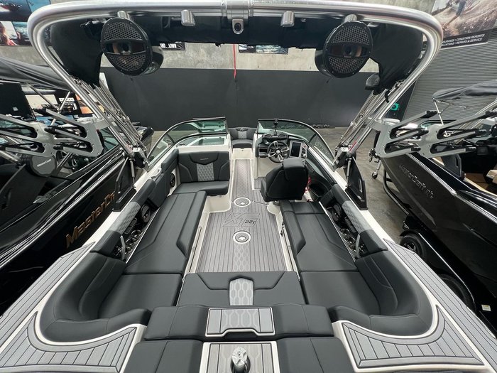 2023 MasterCraft XT22 T