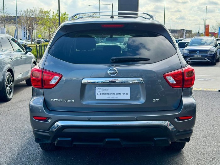 2018 Nissan Pathfinder ST