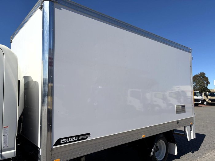 2026 Isuzu Nnr 45 150 Dt D34 Vanpack