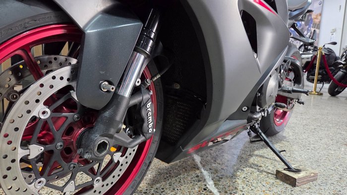 2017 Suzuki GSX-R1000A GREY