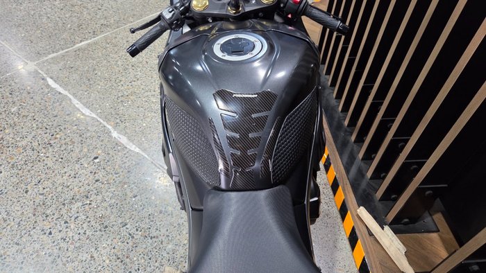 2017 Suzuki GSX-R1000A GREY